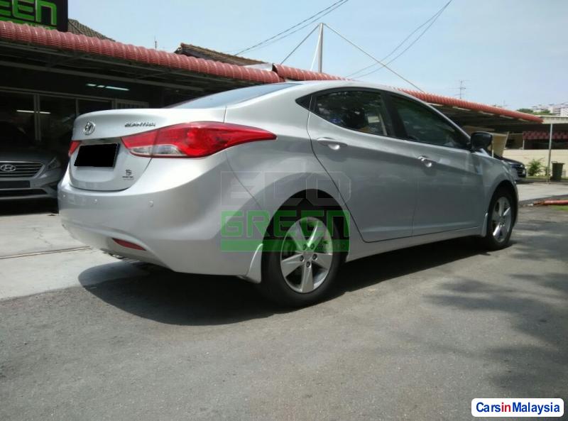 Hyundai Elantra Automatic 2012 - image 3
