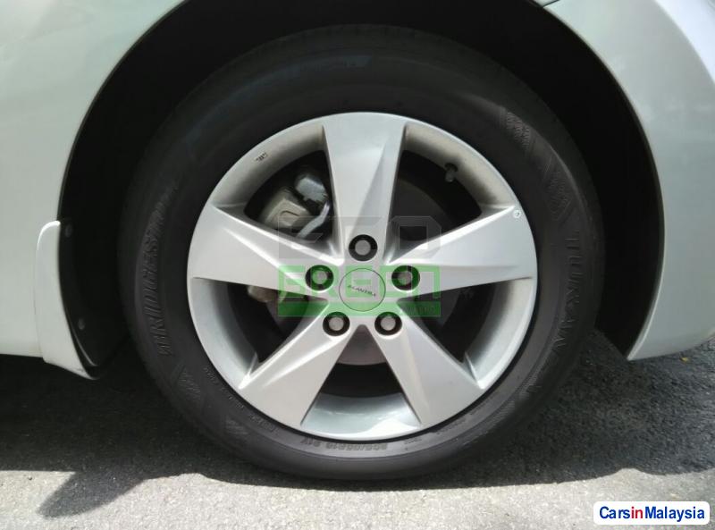 Hyundai Elantra Automatic 2012 - image 4