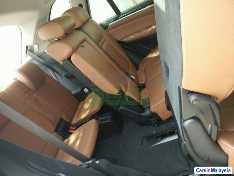 BMW Automatic 2009 - image 5