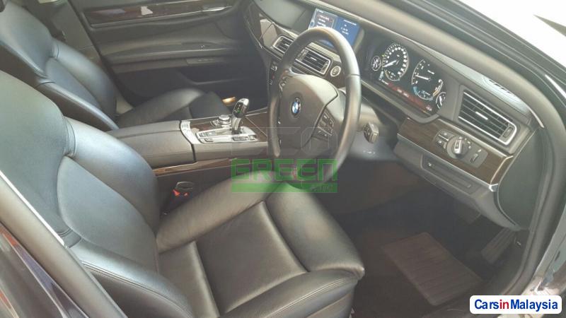 BMW 7 Series Automatic 2012 - image 6