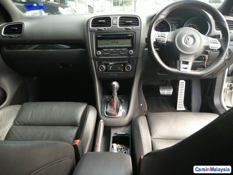 Volkswagen Golf Automatic 2010 - image 8