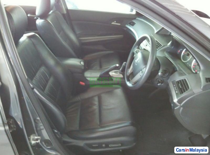Honda Accord Automatic 2008 - image 8