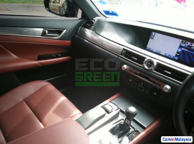 Lexus GS Automatic 2012 - image 9