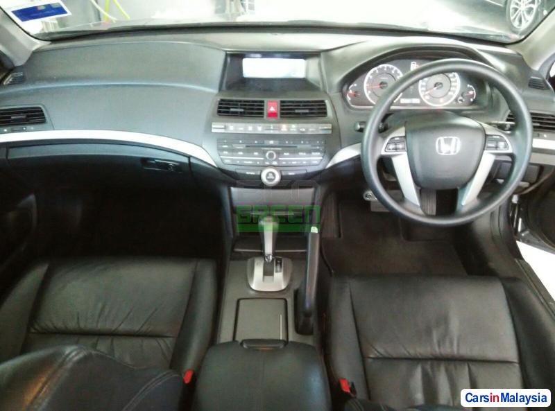Honda Accord Automatic 2008 - image 9