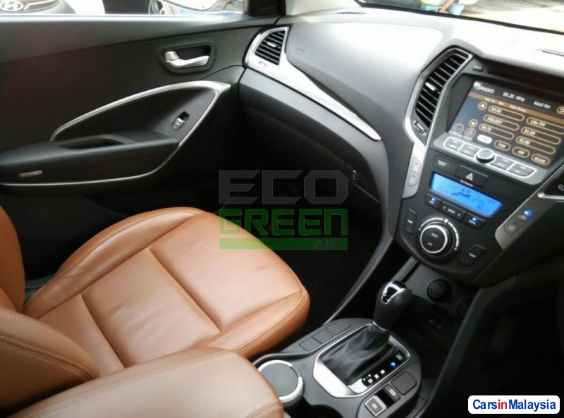 Hyundai Santa Fe Automatic 2014 - image 9