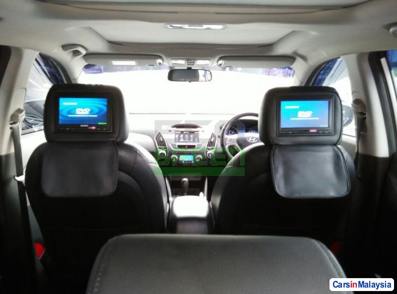 Hyundai Tucson Automatic 2011 - image 9