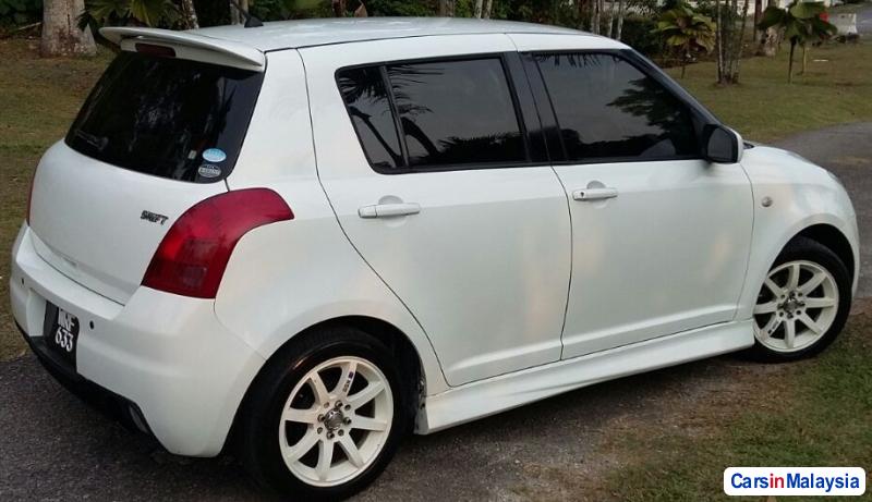 Picture of Suzuki Swift 1.5-LITER ECONOMY HATCHBACK Automatic 2011