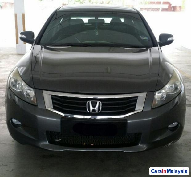 Pictures of Honda Accord 2.0-LITER LUXURY SEDAN Automatic 2010