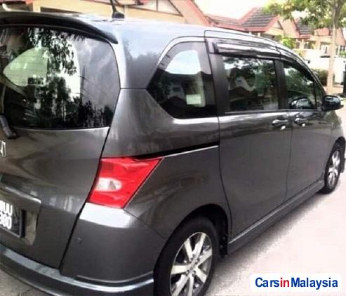 Honda Freed 1.5-LITER 7 SEAT FAMILY ECONOMY MPV Automatic 2012 - image 2