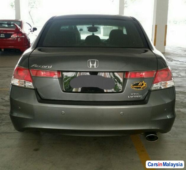 Honda Accord 2.0-LITER LUXURY SEDAN Automatic 2010