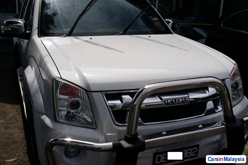 Isuzu D-Max Manual 2012