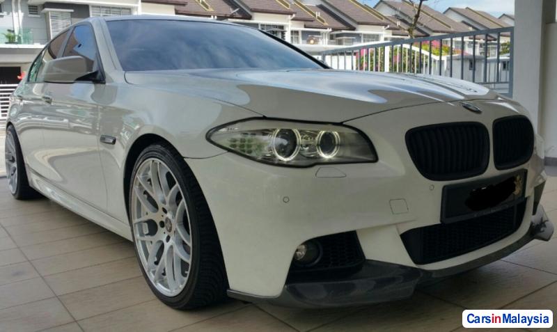 BMW 2.2-LITER LUXURY SEDAN Automatic 2012