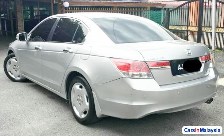Honda Accord 2.0-LITER LUXURY SEDAN Automatic 2010