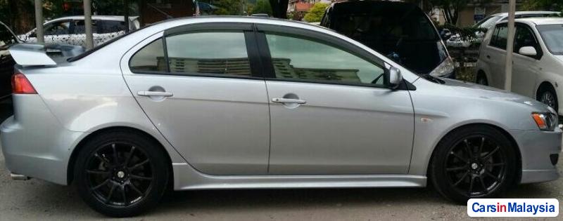 Mitsubishi Lancer 2.0-LITER LUXURY SEDAN Automatic 2010 - image 3