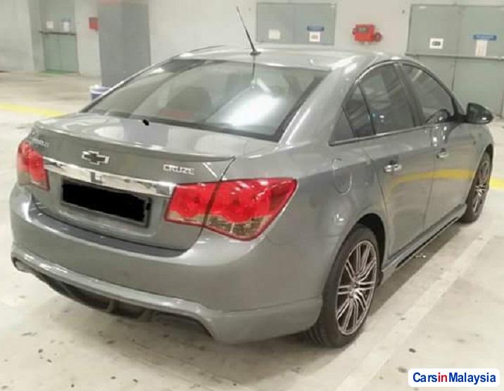 Chevrolet Cruze 2.0-LITER LUXURY SEDAN Automatic 2012 - image 3