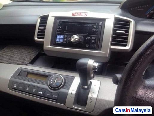 Honda Freed 1.5-LITER 7 SEAT FAMILY ECONOMY MPV Automatic 2012 - image 4