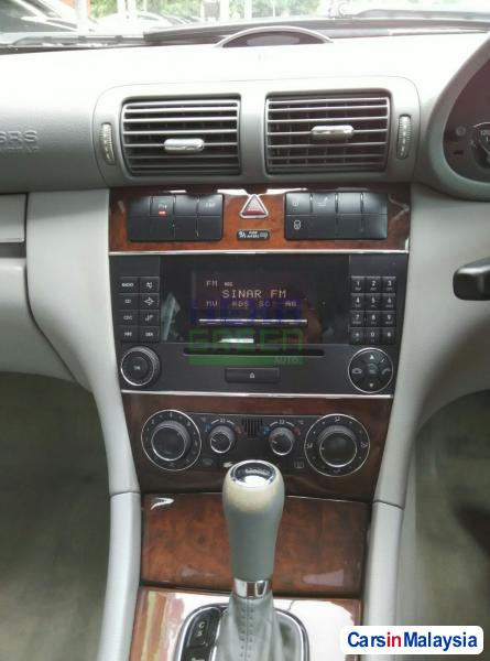 Mercedes Benz 200 Automatic 2006 - image 10