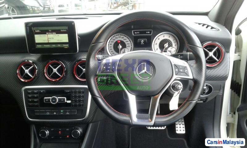 Mercedes Benz C-Class Automatic 2014 - image 10