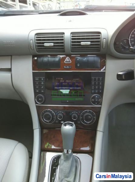 Mercedes Benz C-Class Automatic 2007 - image 11