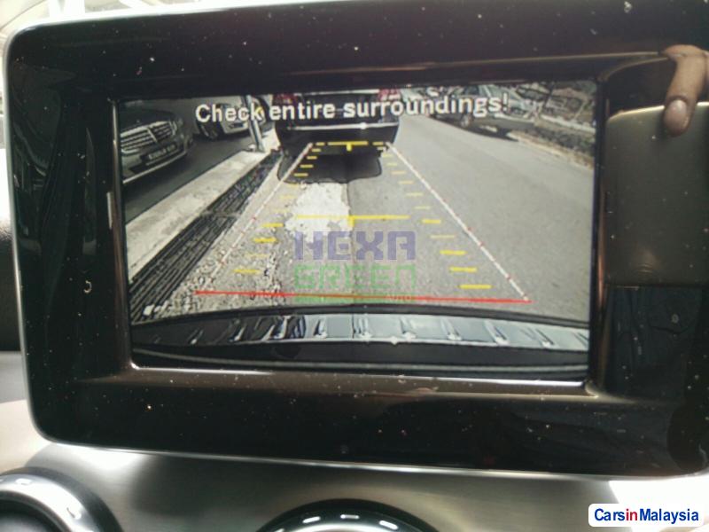 Mercedes Benz GLA250 Automatic 2015 - image 11