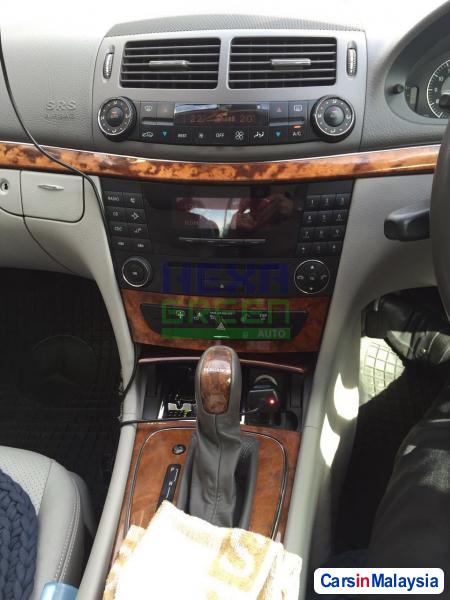 Mercedes Benz E200K Automatic 2006 - image 11