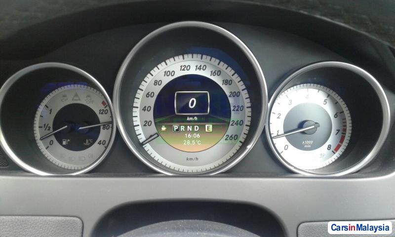 Mercedes Benz C-Class Automatic 2012 - image 11