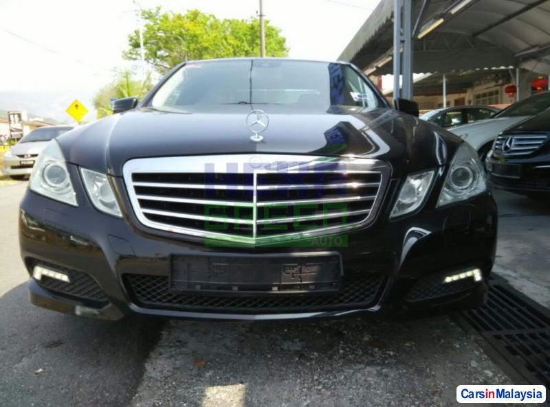 Mercedes Benz E250 CGI Automatic 2010 - image 2