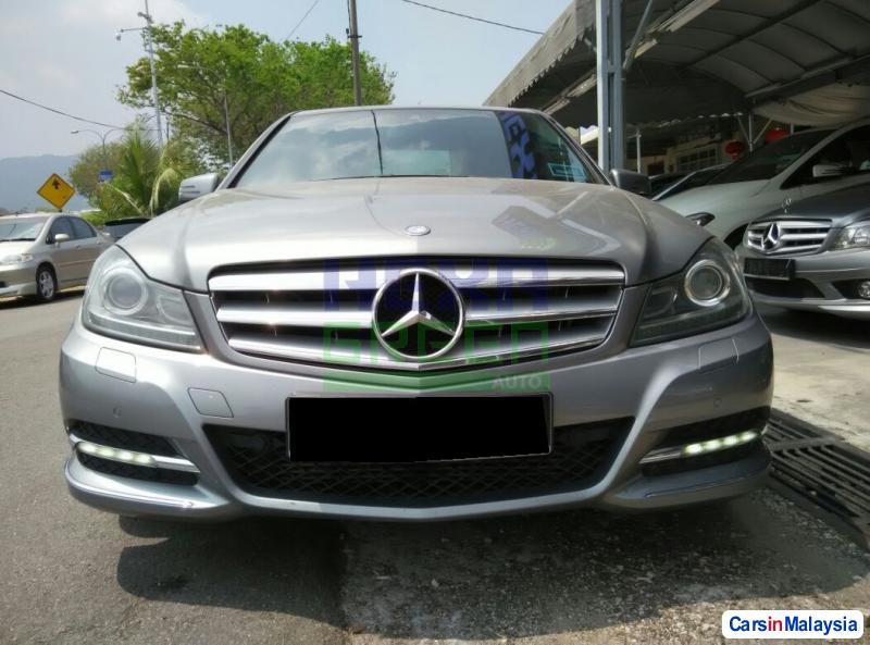 Mercedes Benz C-Class Automatic 2014 - image 2
