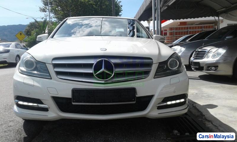Mercedes Benz C-Class Automatic 2012 - image 2