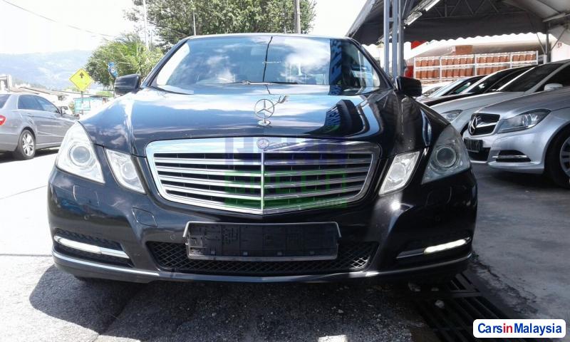 Mercedes Benz E200 CGI Automatic 2011 - image 2