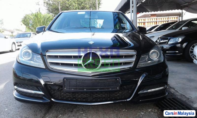 Mercedes Benz C-Class Automatic 2011 - image 2