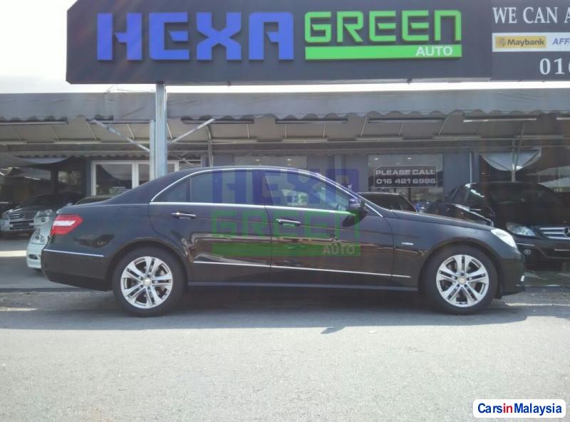 Mercedes Benz E250 CGI Automatic 2010 - image 3