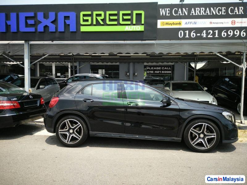 Mercedes Benz GLA250 Automatic 2015 in Penang