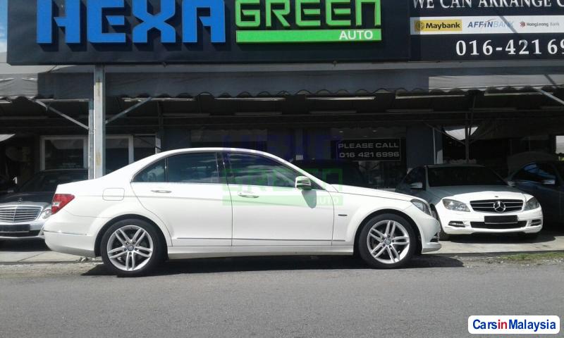 Mercedes Benz C-Class Automatic 2012 - image 3