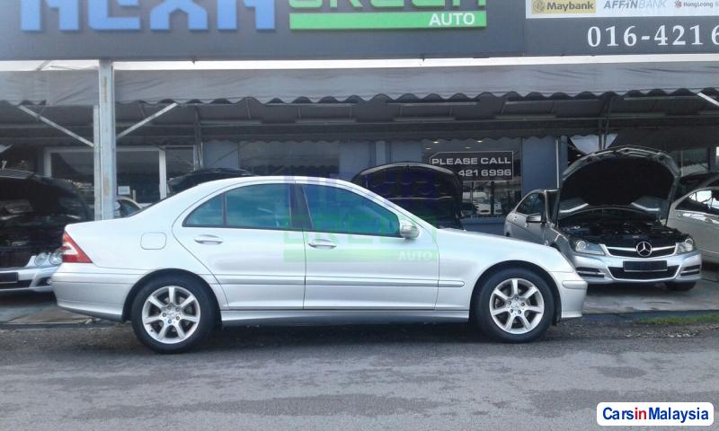 Mercedes Benz C-Class Automatic 2005 - image 3