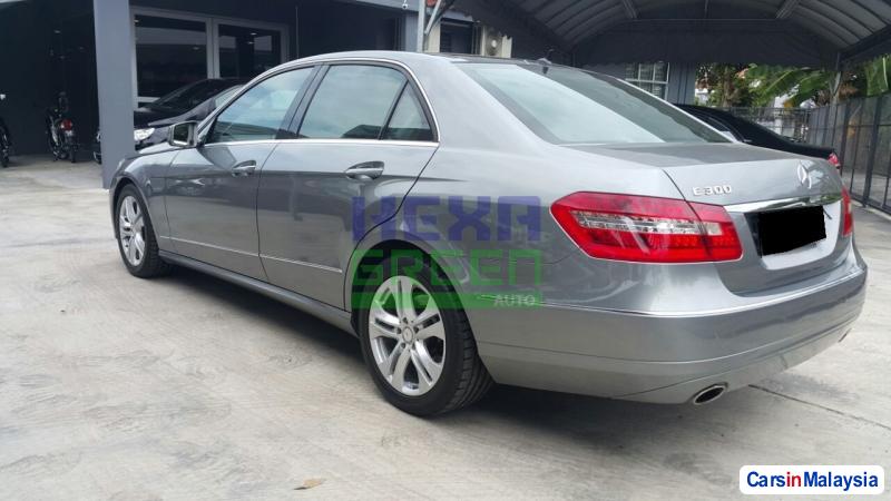 Mercedes Benz E300 Automatic 2010 in Penang