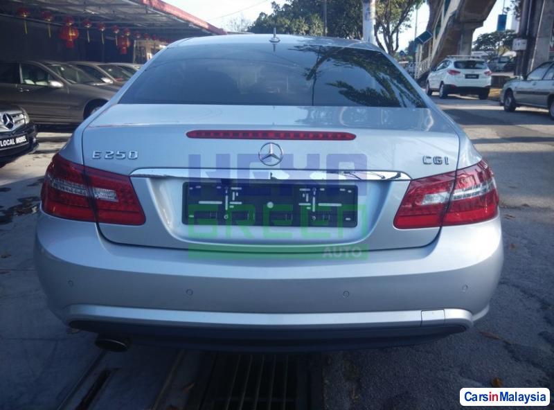 Mercedes Benz E250 Coupe Automatic 2009 - image 4