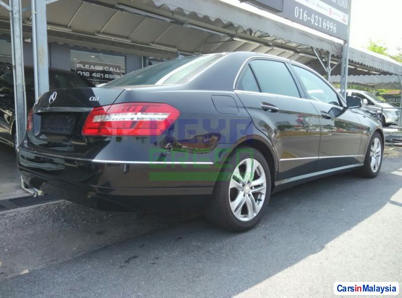 Mercedes Benz E250 CGI Automatic 2010 - image 4