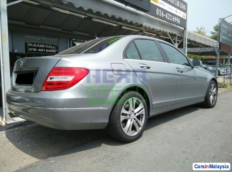 Mercedes Benz C-Class Automatic 2014 - image 4