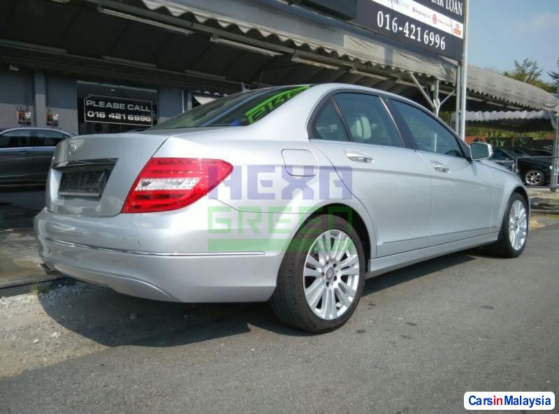 Mercedes Benz C-Class Automatic 2013 - image 4