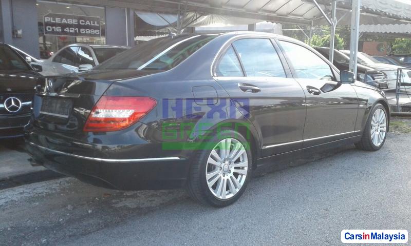 Mercedes Benz C-Class Automatic 2011 - image 4