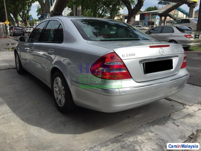 Mercedes Benz E200K Automatic 2006 - image 5