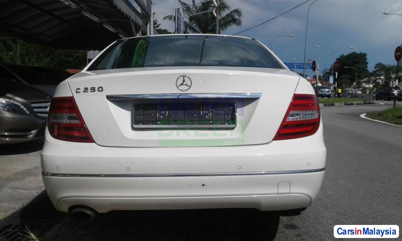 Mercedes Benz C-Class Automatic 2012 - image 5