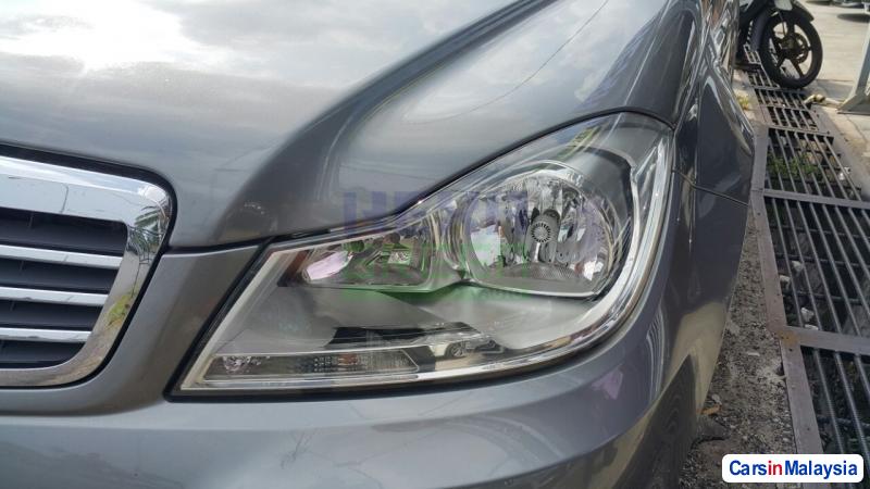 Mercedes Benz C-Class Automatic 2012 - image 5