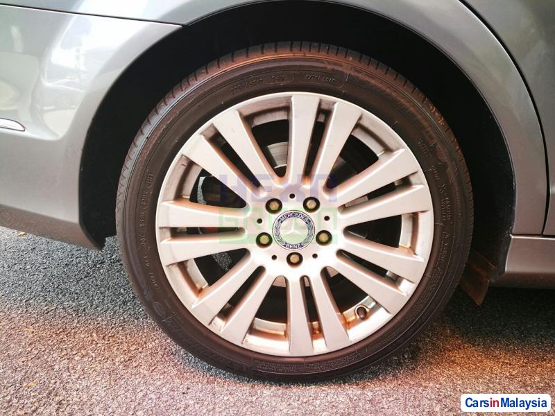 Mercedes Benz C-Class Automatic 2012 - image 5