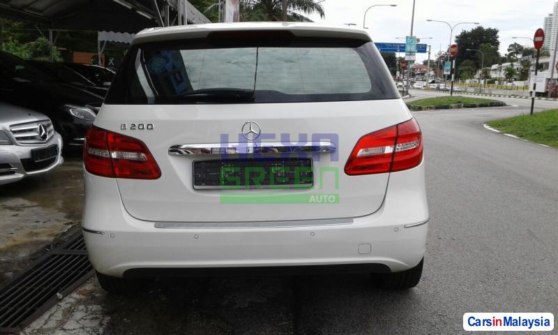 Mercedes Benz B200 Automatic 2013 - image 5
