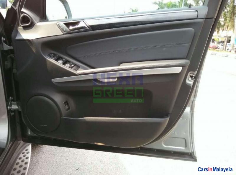 Picture of Mercedes Benz 350SL Automatic 2009 in Malaysia