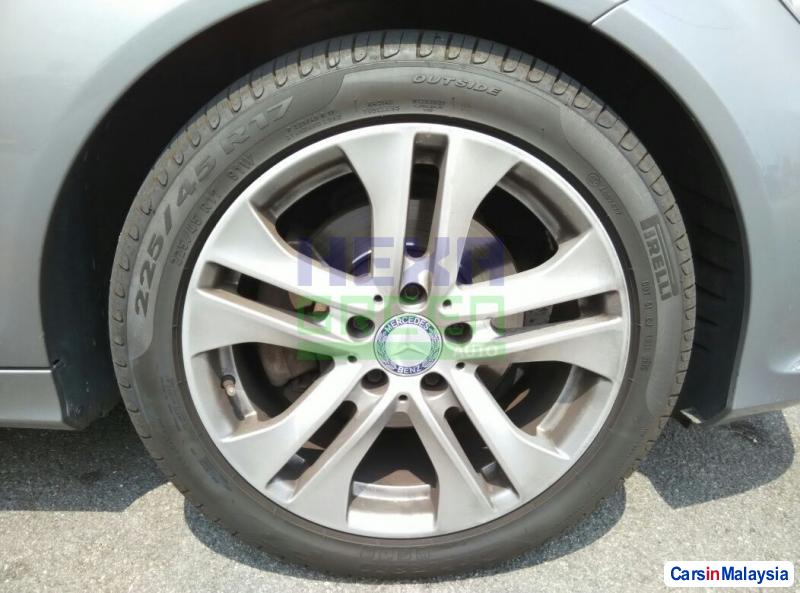 Mercedes Benz C-Class Automatic 2014 - image 6