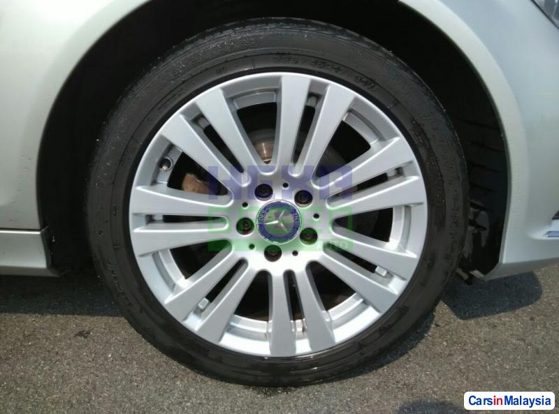 Mercedes Benz C-Class Automatic 2013 - image 6