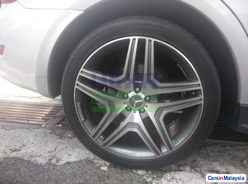 Mercedes Benz 350SL Automatic 2009 - image 6